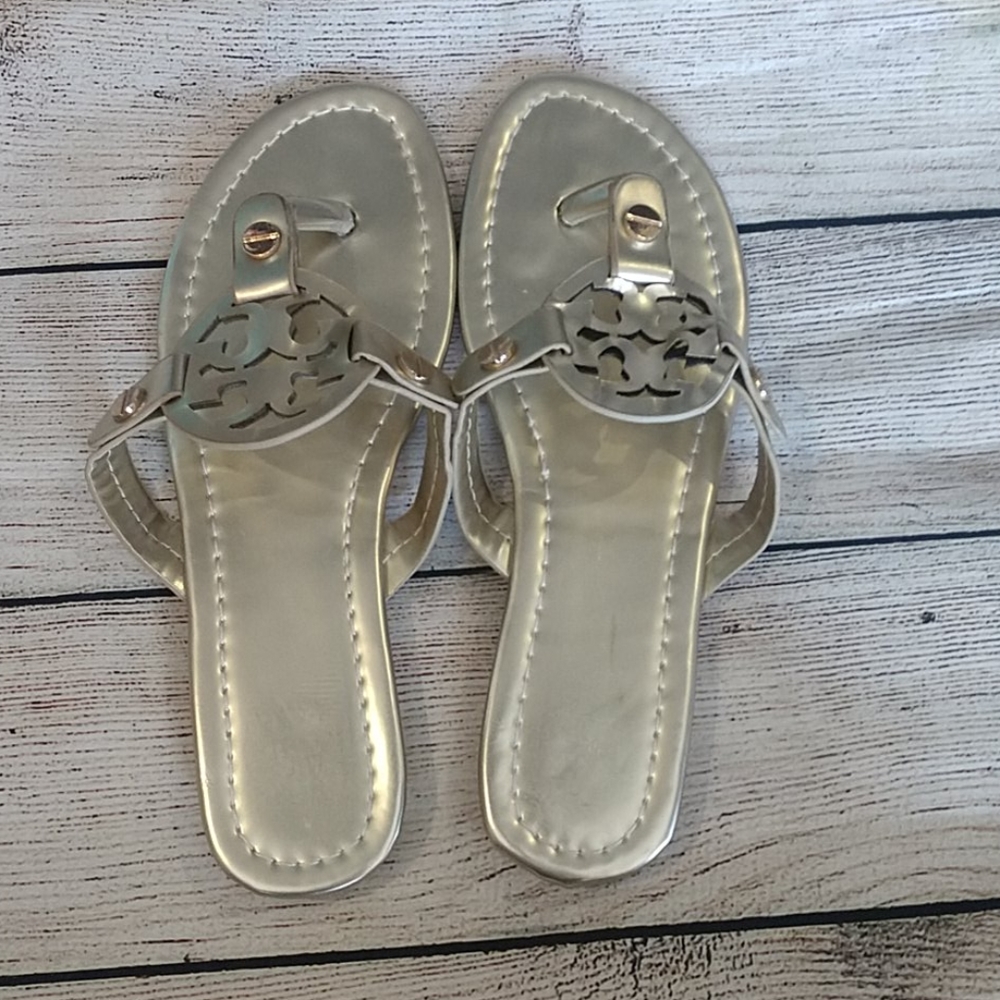 Slide on sandals- no brand dupe size 9